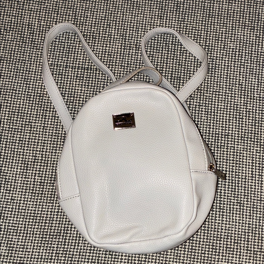 Elegant Light Gray Leather Backpack